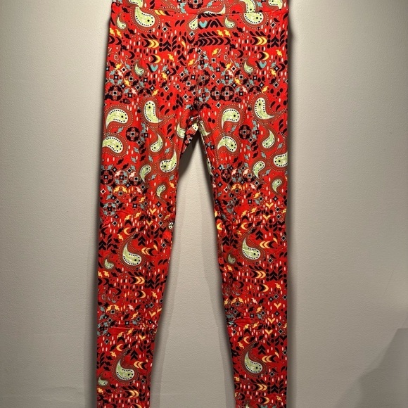 LulaRoe Perfect T Swing Top Small (8,10,12,14) & OS Leggings 2-10 Red Bundle Set - Picture 13 of 15